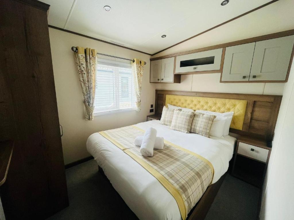 Lakeside Escape With Hot Tub York Exteriér fotografie
